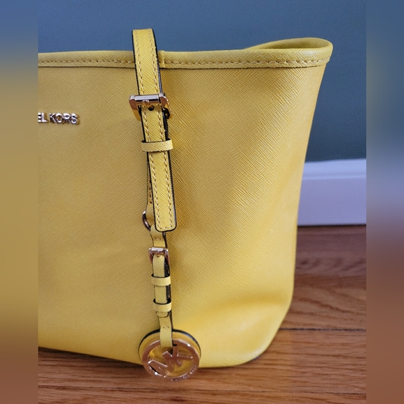 Michael Kors Yellow Tote Bag - Picture 4 of 10